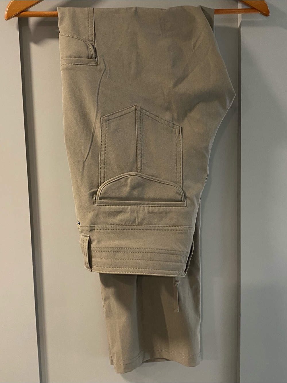 NWOT Kuhl Women's Straight-Leg Utility Pants in Khaki